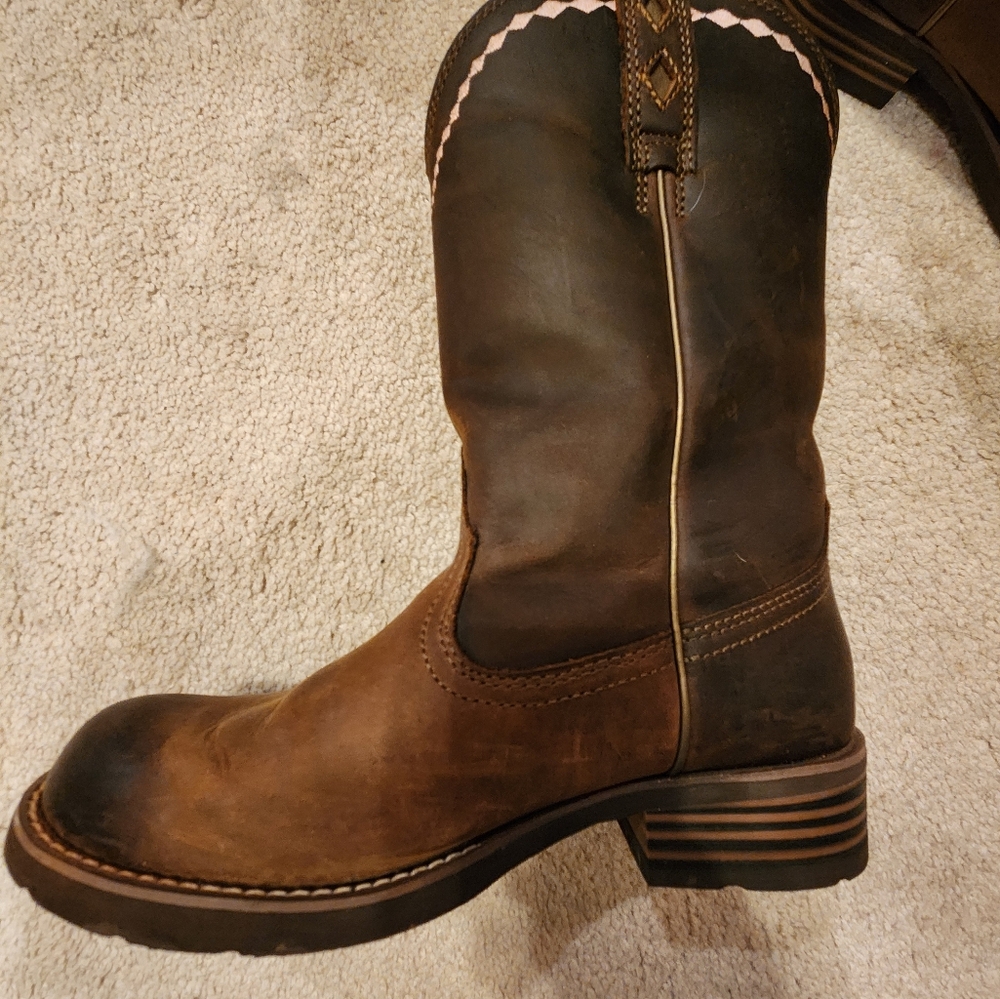 Ariat Unbridled Roper Cowboy Boots
